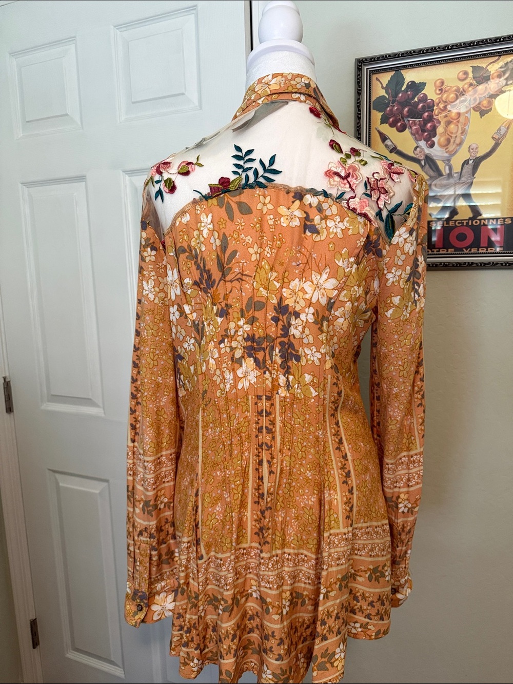 Floral Button-Front Tunic in Rust and Olive - Picture 5 of 7